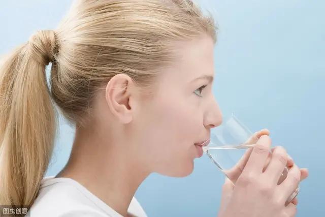 心力衰竭应该吃哪些食物,心力衰竭一直要少喝水吗