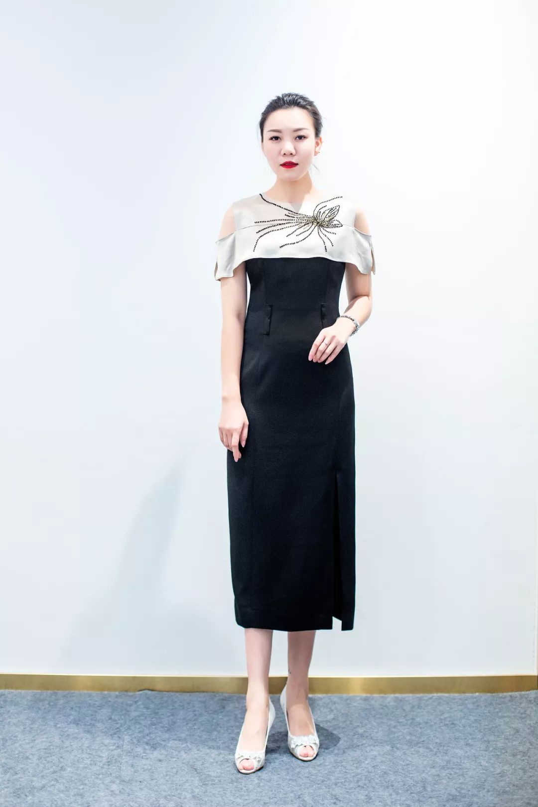 衣服发黄清洗实测,夏季衣服褶皱怎么快速恢复