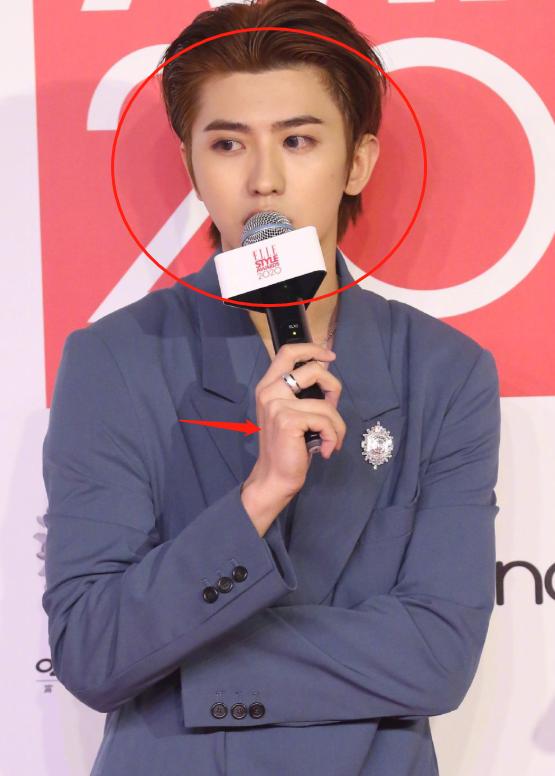 蔡徐坤受邀风尚大典，里衣失踪粉丝不淡定，生图神似男版芭比娃娃