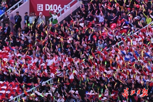 军运会会徽图案,2019军运会开幕式巨型国旗