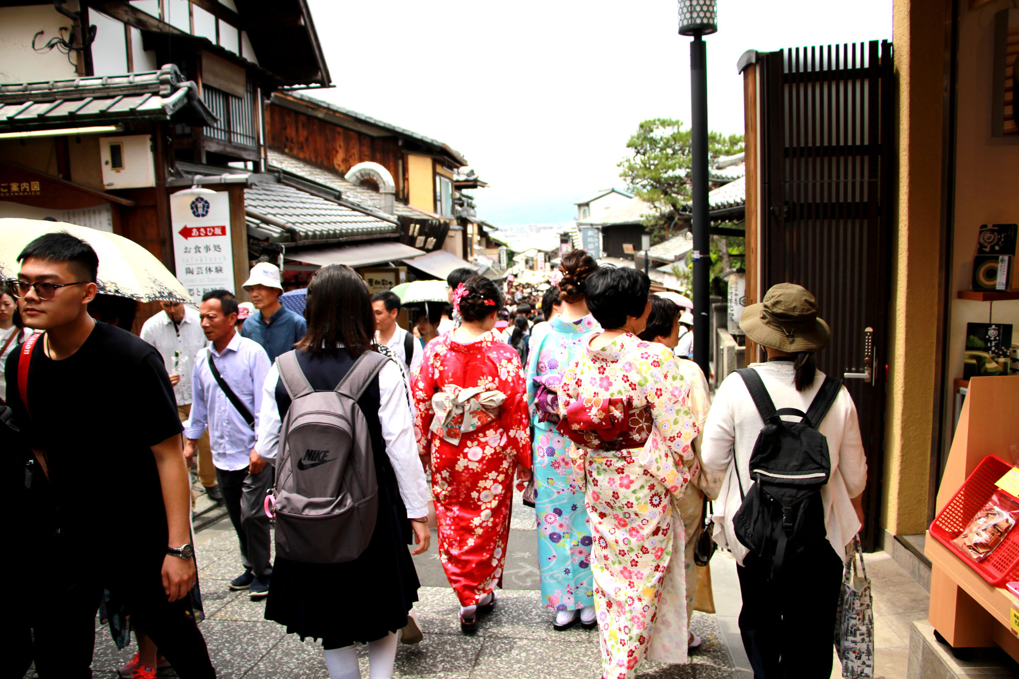 去日本旅游去免税店好还是药妆好,日本旅游药妆店卖什么
