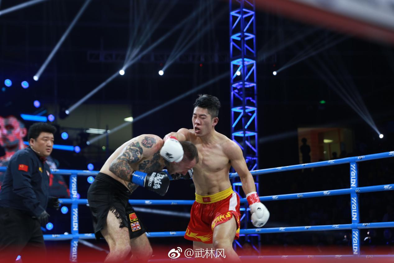 眼眶骨折的他，离开擂台八个月，澳洲复出战胜1米96巨人