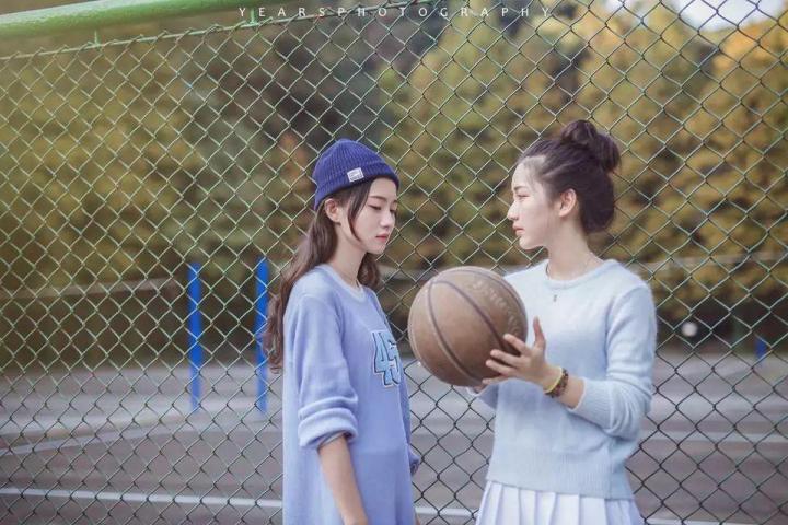 打篮球的男生喜欢一个女生,打篮球的男生都喜欢什么样的女生