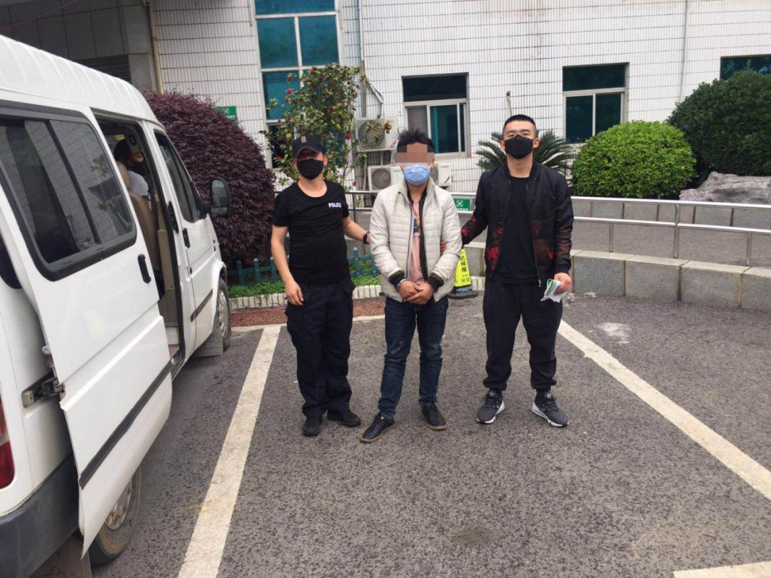 五个小时抓到3名网逃人员,帮助警方抓获网逃人员