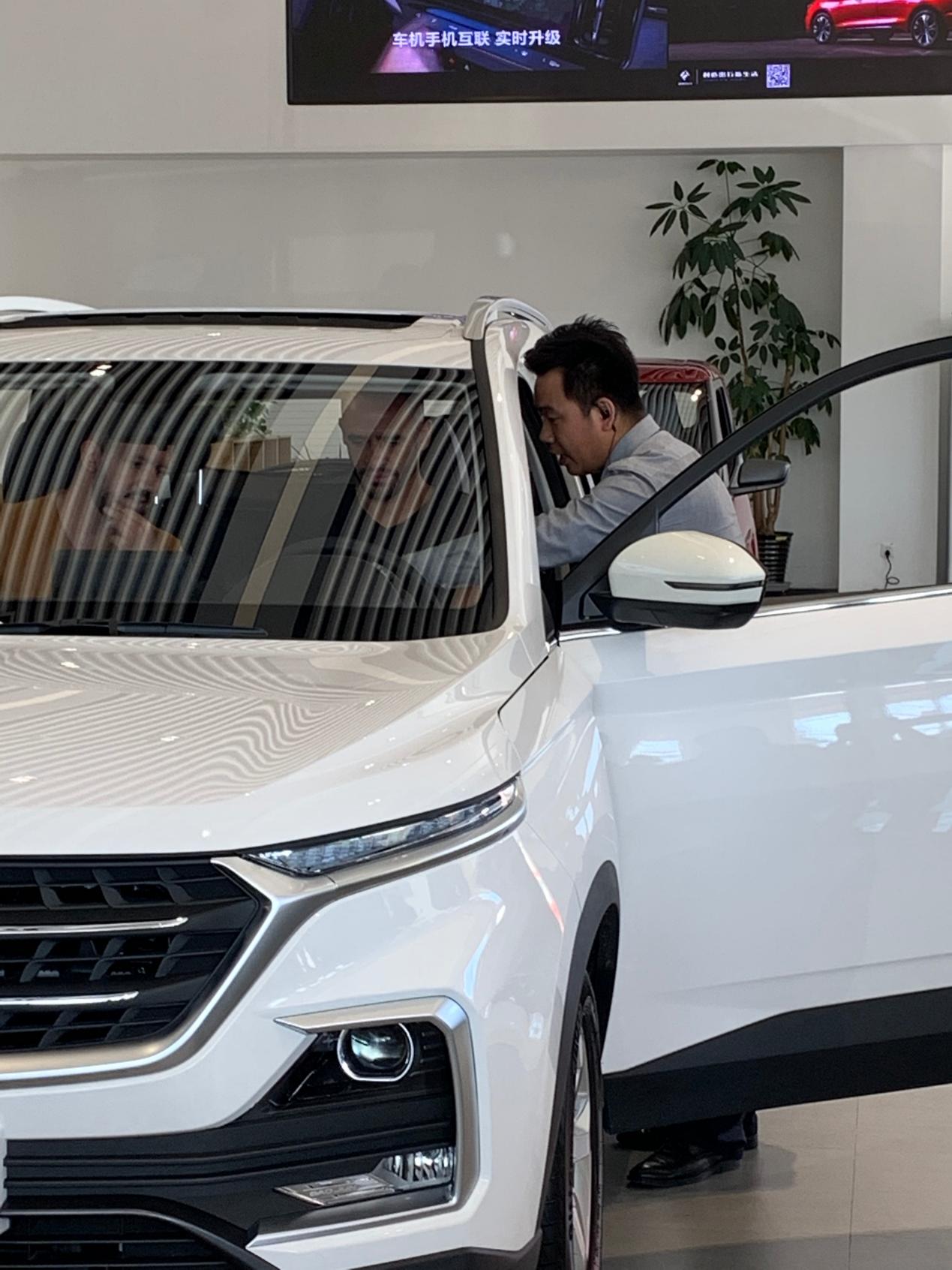 足球圈都知道的秘密，这款明星车型，原来他们都爱