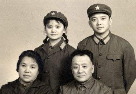 王刚讲彩礼五十万,王刚与三段婚姻的波澜