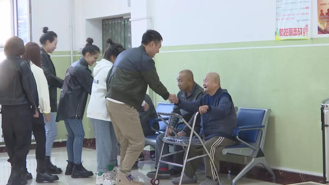 爱心企业慰问敬老院,公益组织携手爱心企业慰问敬老院