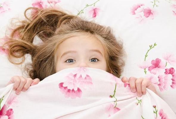 孩子做噩梦了害怕但不肯说,如何安抚小孩做噩梦