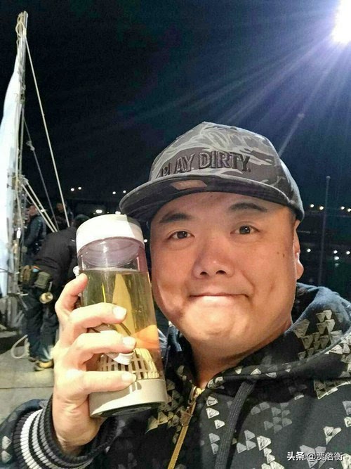 演艺圈的滥好人，吊70天威亚，近3亿票房的电影星爷只给他一万五