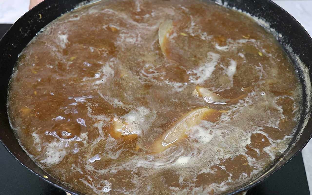 猪肝好吃但难卤，不要直接下锅，记住2个小技巧，鲜嫩不老无腥味