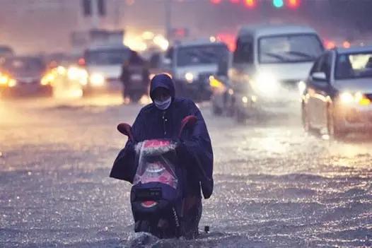 雷雨天出门该带的不只伞，这些事情你更要知道！