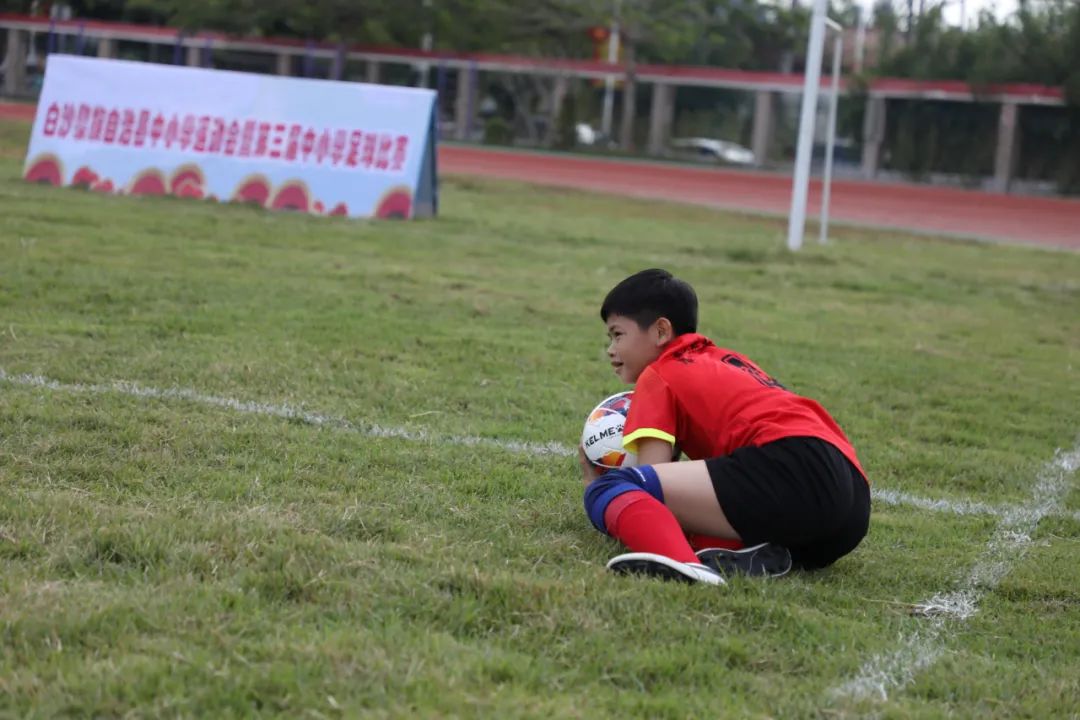 “踢”出风采！白沙第三届中小学“校园足球”赛开幕