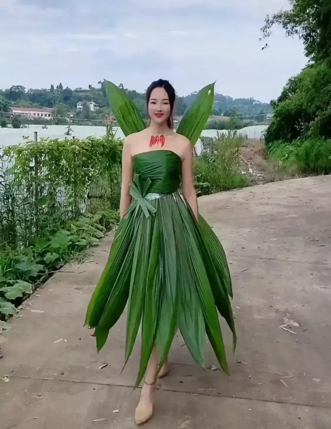 自己设计环保服装,大学生女生设计感衣服推荐