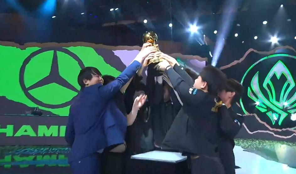 “我不出问题就能夺冠”，果子哥自卑让人心疼，小明发声想起UZI