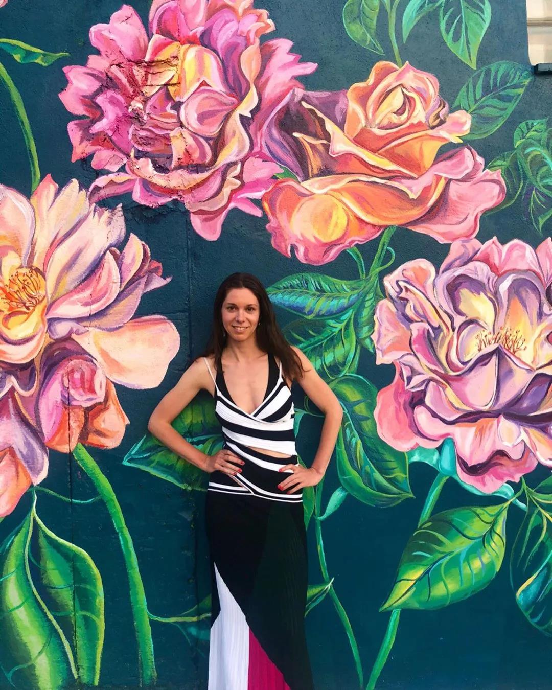 爱死这种手绘墙了，效果太美美到邻居羡慕嫉妒，网友：抢墙纸生意