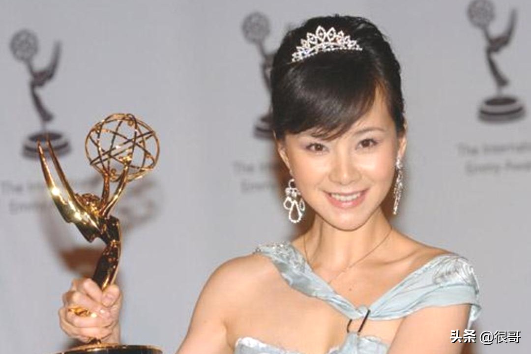 突围女角色,突围艺人主角