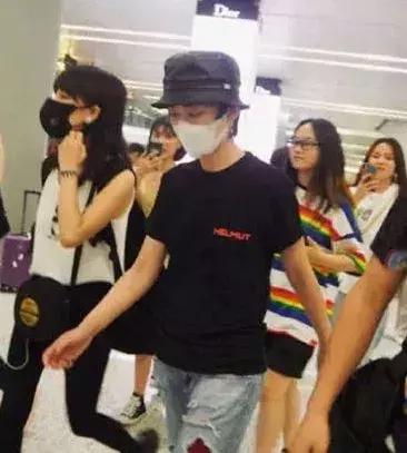 曾轶可发文澄清边检事件,曾轶可北京边检报道
