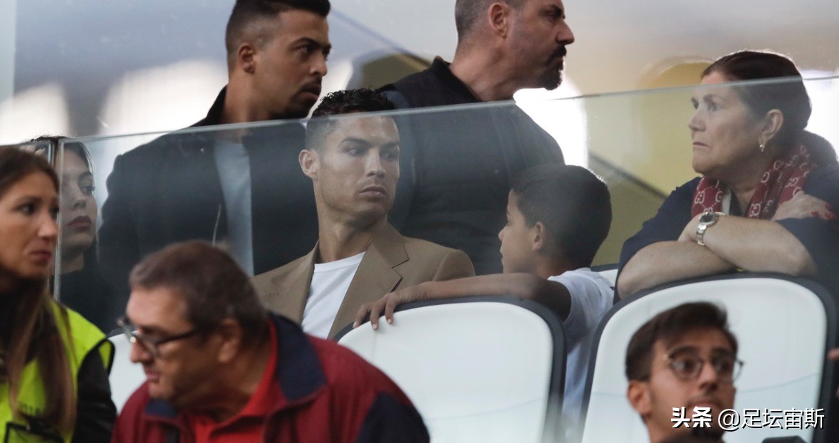 小罗c罗同框照片,大罗庆祝生日