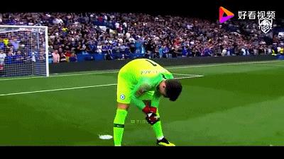 他曾是世界上最贵的门将,世界上排前五最狠的门将是谁