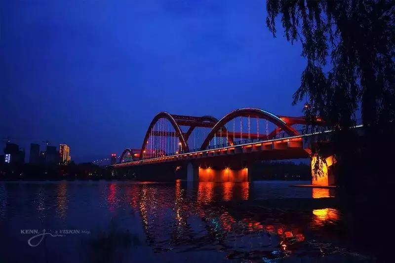 高铁直达西安旅游攻略,坐高铁到西安游古城墙和大雁塔