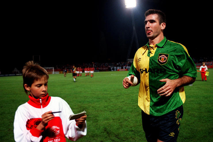 你认为世界上最伟大的足球运动员,21世纪最伟大的10个足球运动员