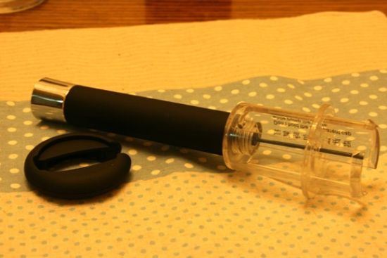 红酒木塞断在里面了怎么办,木塞断了怎么开红酒