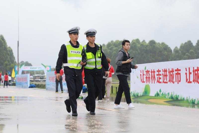 茂名交警帮忙开道护送,茂名交警护航