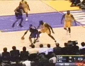 nba2kol文斯卡特98版扣篮动作,文斯卡特大风车扣篮背后角度