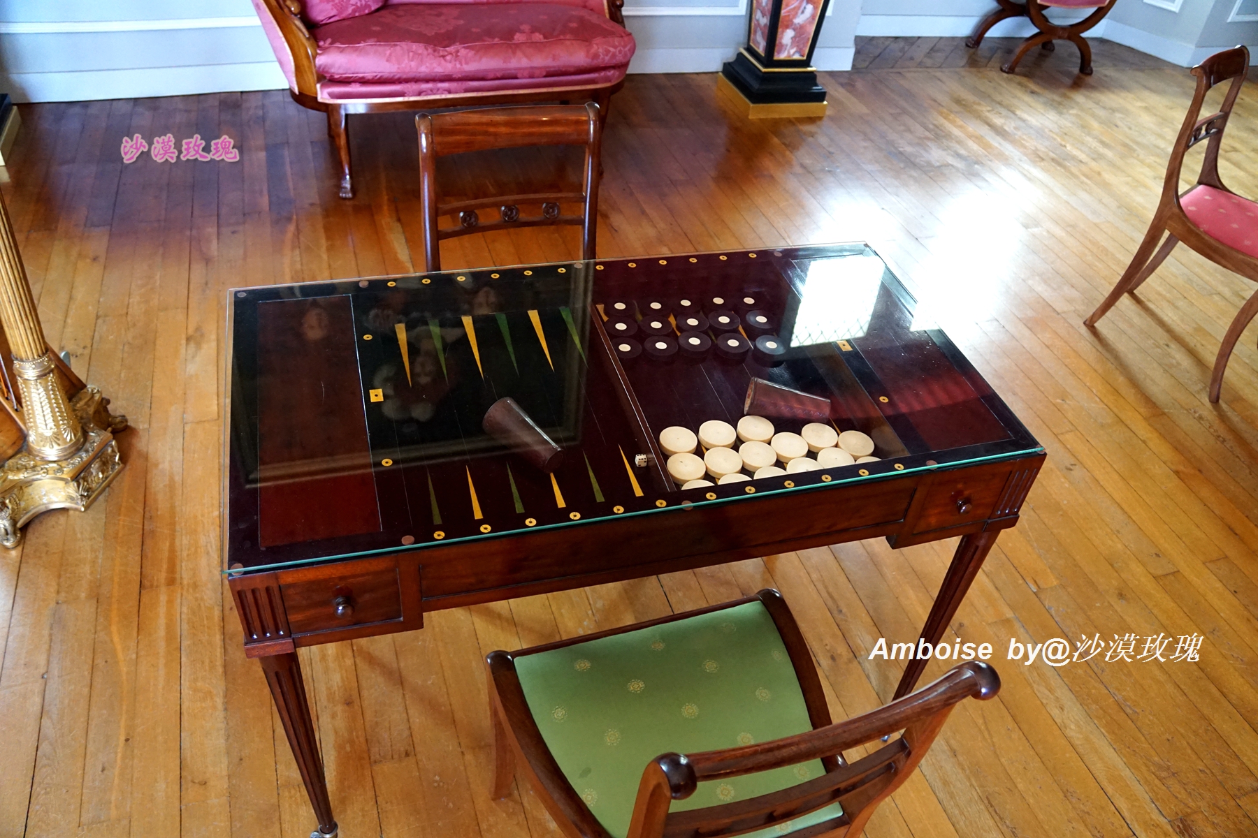 它是法国文艺复兴城堡的代表，一代巨匠达芬奇长眠于此