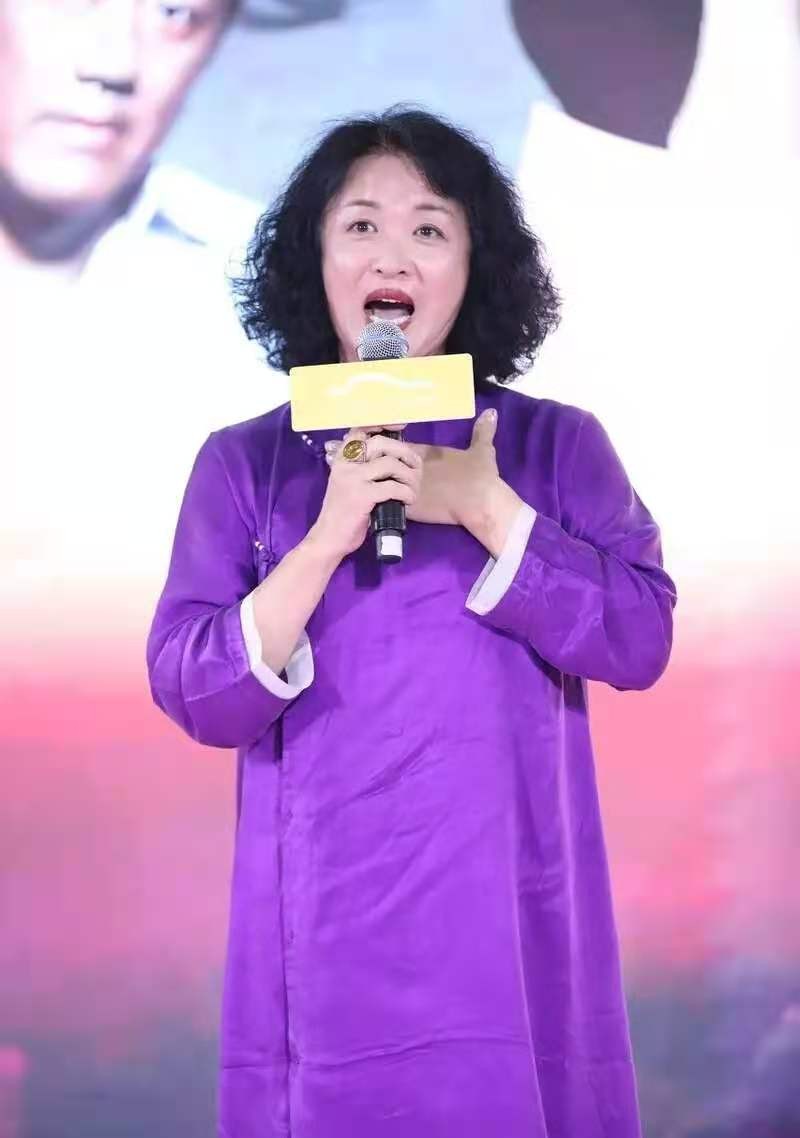 金星穿高腰连衣裙,被金星的舞蹈惊艳到了美到没边了