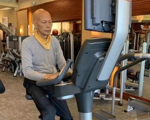 33次电疗，花费近千万！羽坛名将李宗伟：抗癌真的太痛苦了