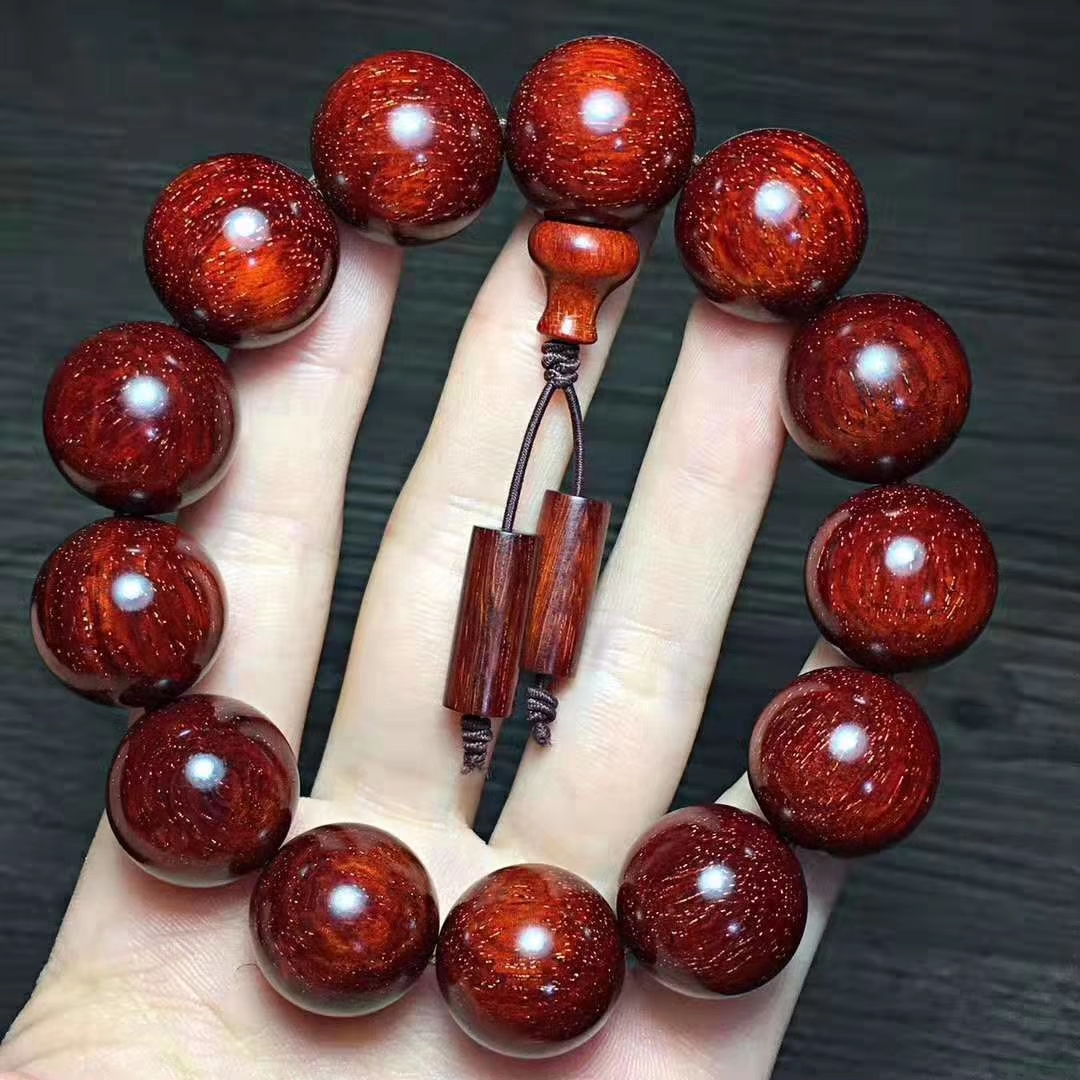 典型吃药：同样一块紫檀料子，300块钱你不要，1000块钱你就抢？