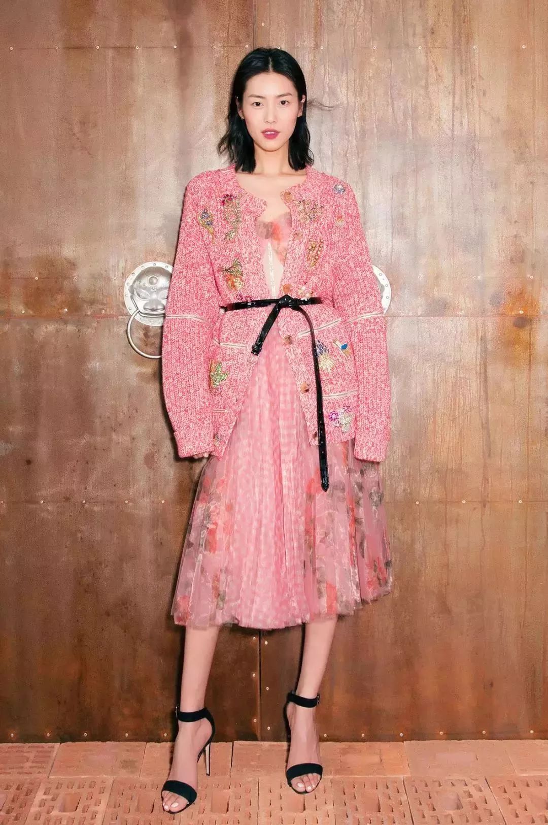 姚晨最近咖啡色穿搭,姚晨穿搭最新图片