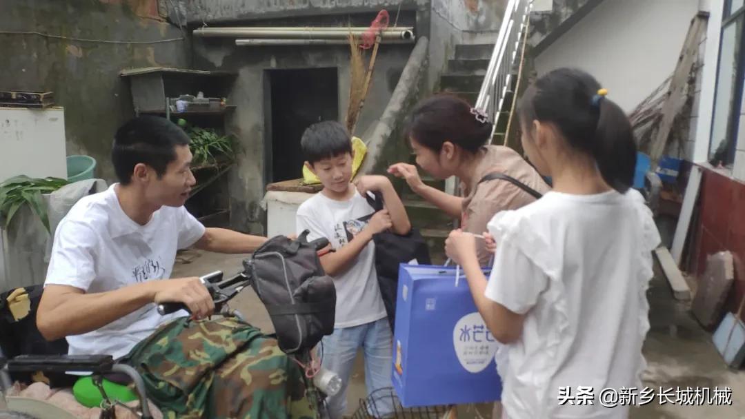 小朋友爱心公益暖人心,关爱孩子奉献爱心的公益活动简介