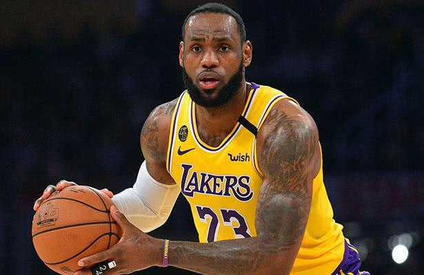 詹皇回归湖人欲掀翻步行者,詹皇复出砍21分湖人胜马刺