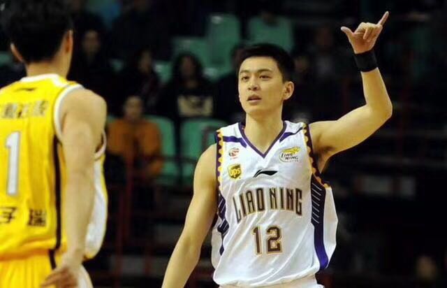 最新cba篮球裁判规则及手势视频,cba最新篮球判罚规则