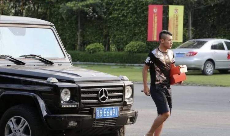 于汉超再次涂改车牌致歉视频,于汉超疑似修改车牌