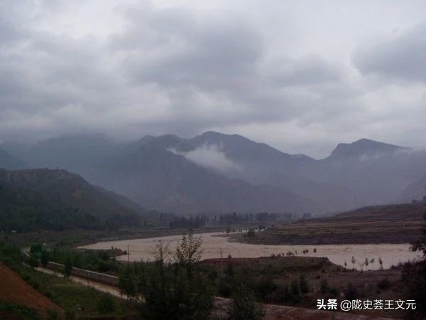 大禹治水三过家门而不入出自哪里,大禹治水三过家门而不入翻译