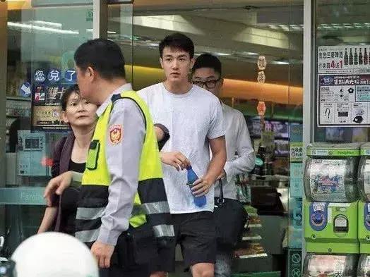 新男友小16岁？她是真·鲜肉收割机没错了...