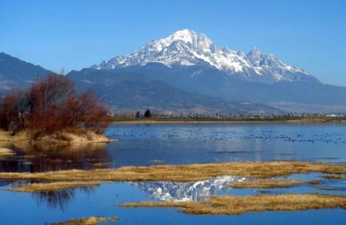 想带你去欣赏秋季的童话——甘海子