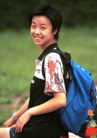 效法伏明霞嫁大20富商，老公曾和袁立同居12年，张怡宁如今怎样？