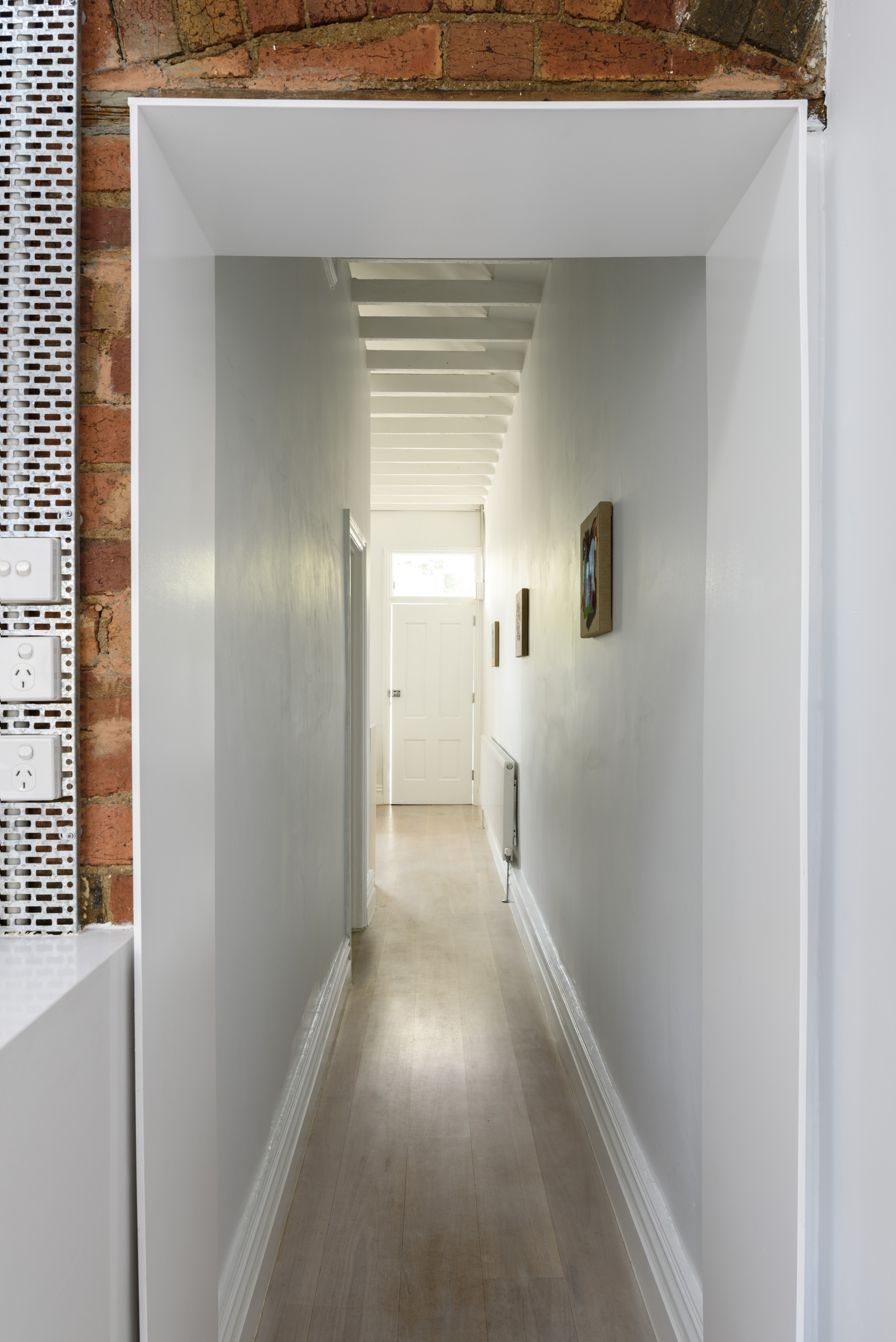 CurtainCottage，直线式灯光流转的英伦式小屋ApparteStudio