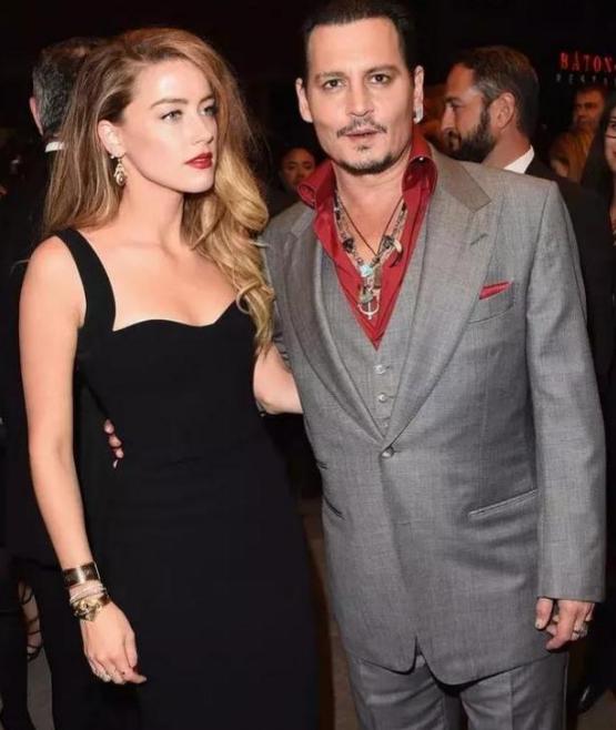 马斯克新女友,马斯克女友个个貌美如花