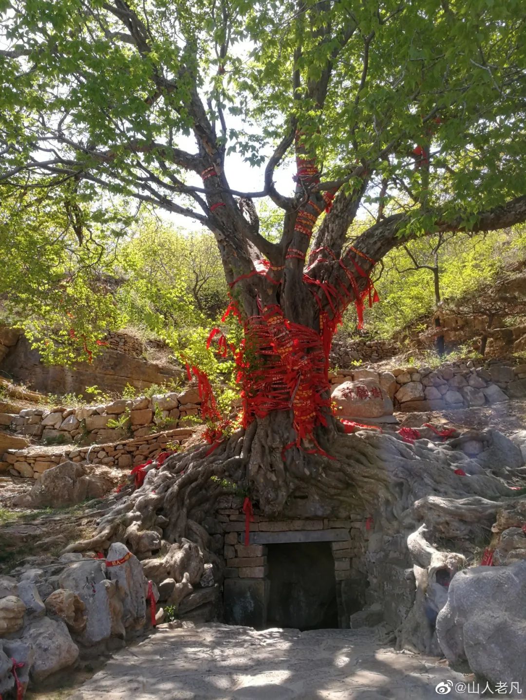 济南市灵山风景区,济南古香古色的景区