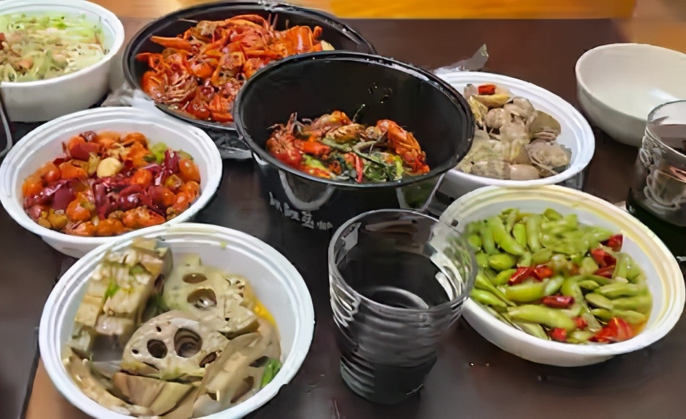 外卖骑手上演狸猫换太子，背后有灰色产业链？