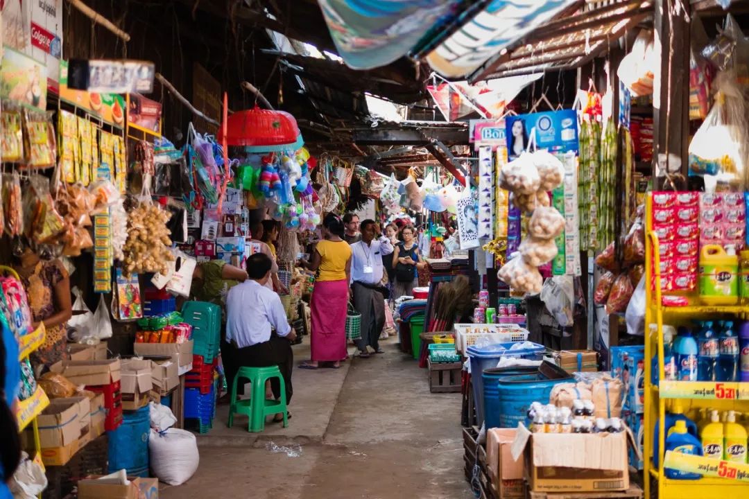 这个地方被称为“佛教之都”，随处可见寺庙，美出新高度
