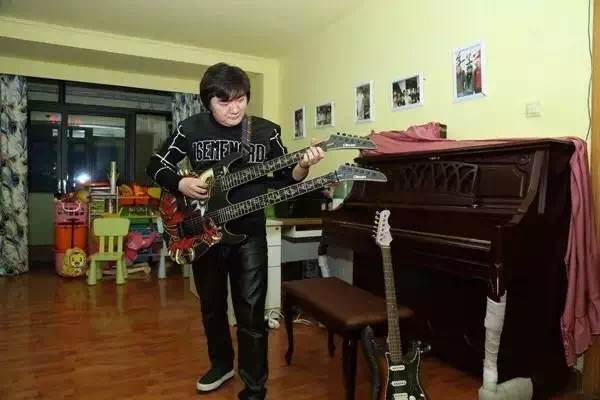 杨臣刚新歌,杨臣刚一首歌赚了多少钱