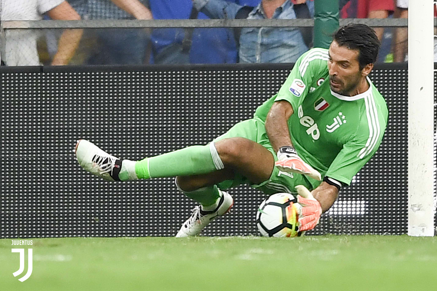 意大利门将布冯还在吗,门将布冯现在退休了吗