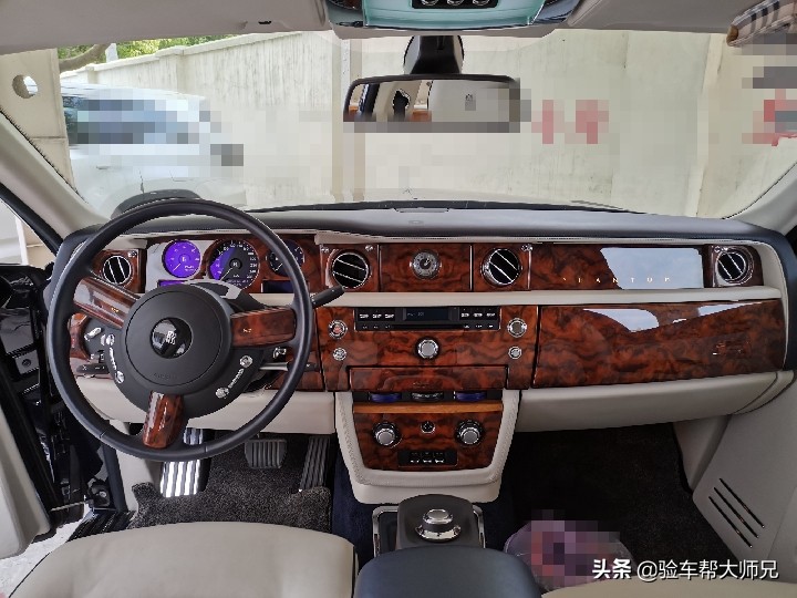 劳斯莱斯幻影二手价格100万,200万买16年劳斯莱斯幻影四座二手