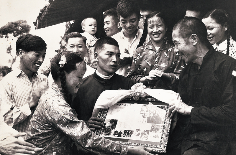 一个摄影记者和一户人家的70年